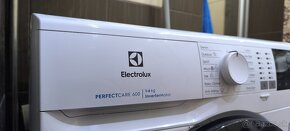 Slim práčka Electrolux PerfectCare 600 - 4