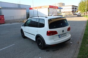 Volkswagen touran 1.4tsi cng cross - 4