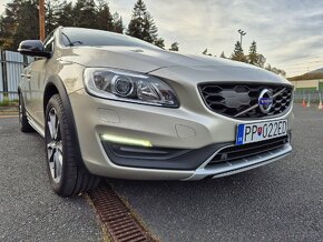 Volvo V60CC 2,4 D4 140kW AWD - 4