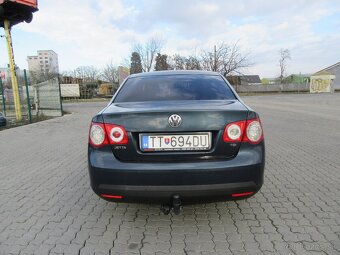 Volkswagen Jetta 1.9 TDI Trendline - 4