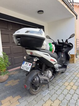 Predám Skuter Aprilia SR max 125 - 4