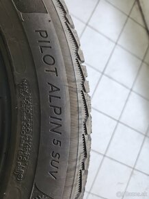 Predám zimne 235/55 R18 MICHELIN - 4