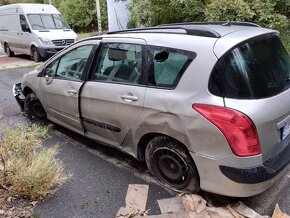 Odpredaj hnuteľného majetku štátu: Peugeot 308 BREAK/SW - 4