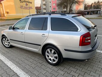 ŠKODA OCTAVIA COMBI 2.0 TDI 103KW ELEGANCE - 4