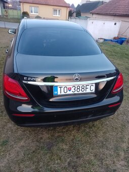 Predám Mercedes E220 model w213 ročník 2017 - 4