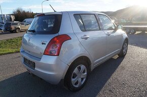 Suzuki Swift GL 1.3 66 kw 4x4 2009 strieborná metaliíza - 4