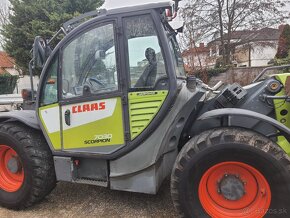 Teleskopický manipulator CLAAS LEXION 70300 - 4