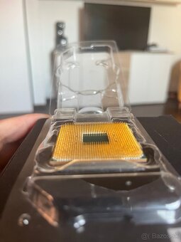 AMD Ryzen 5 5600X - 4