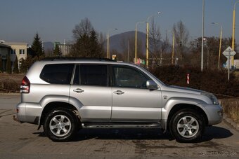 Toyota Land Cruiser 3.0 D-4D Lux A/T - 4