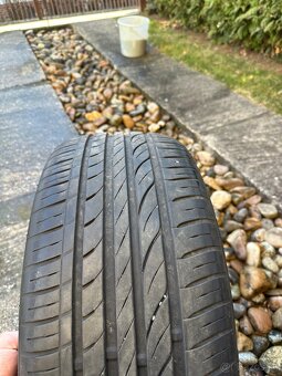 Predám letné gumy 235/45 R18 - 4