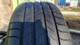 Letné pneu 235/45 R19 --- PIRELLI - 4