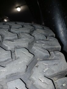 predam 3x protektory so vzorom bf goodrich AT 235/75 r16 - 4