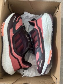 Damska bezecka obuv Adidas ULTRABOOST 22 GTX W - 4