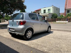 Toyota Yaris 1.0 VVTi - 4