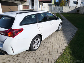 AURIS TS 1.4 D-4D - 4