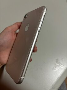 iPhone XR - 4