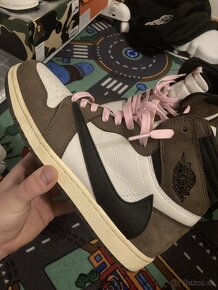 Jordan 1 Travis Scott - 4