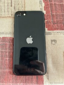 Apple iPhone SE 2020 128GB Black - 4
