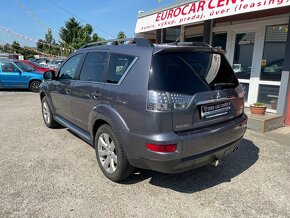 Mitsubishi Outlander 2.2 DI-A/T 7.miest. - 4