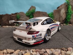 prodám model 1:18 porsche 911 GT3 RSR 997 - 4