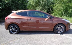 Hyundai I30 Coupe 1.6 CRDi DOHC 16V Comfort - 4