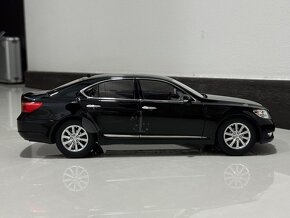 1:18 Norev Lexus LS460 - 4