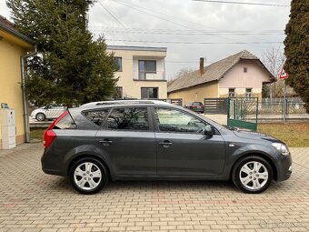 KIA Ceed Combi 1.6 CRDi = 85kW r.v 2012, Top Stav = - 4