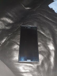 SONY Xperia XZ Premium (G8141 - 4