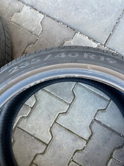 Pirelli 235/40 R19 - 4