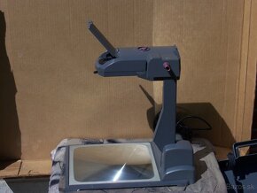 3M 2770 Overhead Projector

 - 4