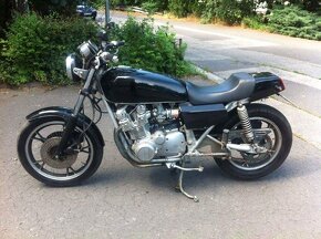 Diely Suzuki GS 1000 - 4