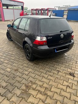 Volkswagen Golf - 4