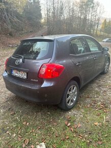 Toyota auris 1.6 benzín plna vybava - 4