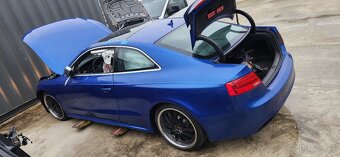 Rozpredam audi A5 S5 RS5 B8 alcantara 4,2FSI - 4