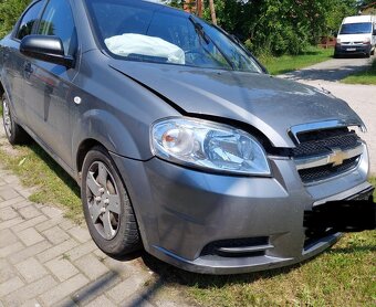 Chevrolet Aveo - 4