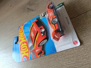 Hotwheels Porsche 935 Orange - 4