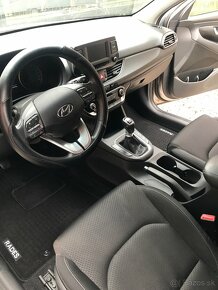 Hyundai i30 fastback 2018 1.0TGDI 120k benzín - 4