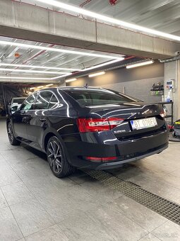 Prenajom  auta ŠKODA Superb 2.0.tdi 7Atna taxik. - 4