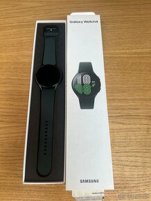 Predám SAMSUNG GALAXY WATCH 4 44mm, VYBORNY stav, ZELENE - 4