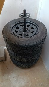 Cooper Weather-Master WSC 215/65R16 - 4