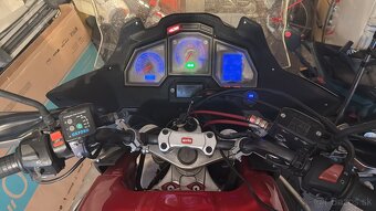 Aprilia ETV1000 Caponord - 4