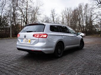 Volkswagen Passat Variant 2.0 TDI EVO Elegance DSG - 4