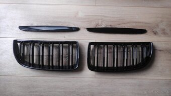 M-look Predná maska ľadvinky BMW 3 E90 / E91 (05 – 08) - 4