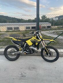 Suzuki RM 250 - 4