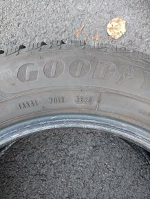 Predám 4 ks pneu GY 195/65 R15 91H zima - 4