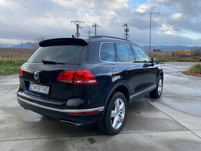 Volkswagen Touareg 3.0 TDI V6 4MOTION BMT Premium - 4