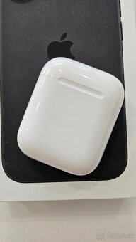 Apple AirPods 2nd Gen - 4