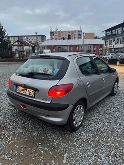 Peugeot 206 1.1 44kw Hatchback Benzín Manuál PLNE POJAZDNÉ - 4