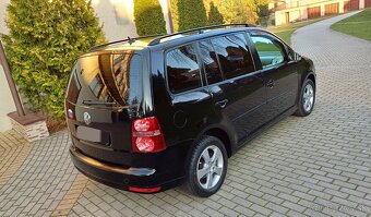 Volkswagen Touran Facelift 1.9TDi 77Kw R.v.:6/2009 DSG 6R - 4