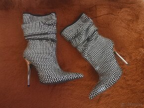 JEFFREY CAMPBELL - nádherné luxusné kotníčky, veľ. 36 - 4